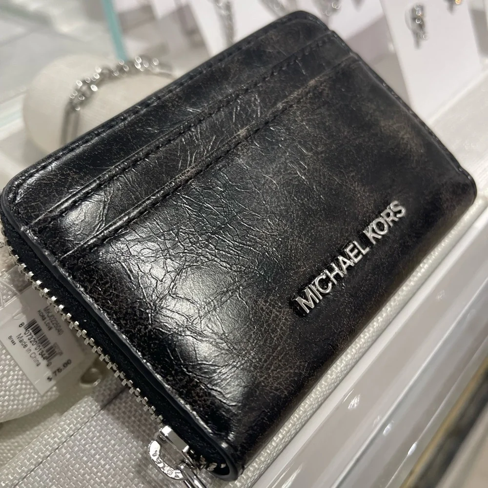 MICHAEL KORS Jet Set Medium Distressed Zip Around Card Case
Black
NWT - Picture 13 of 16